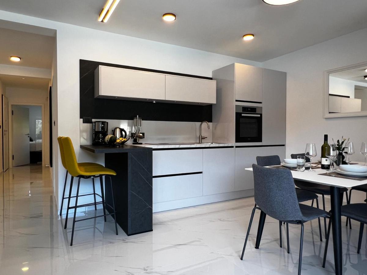 White Pearl Apartments - New Grebastica Exterior photo