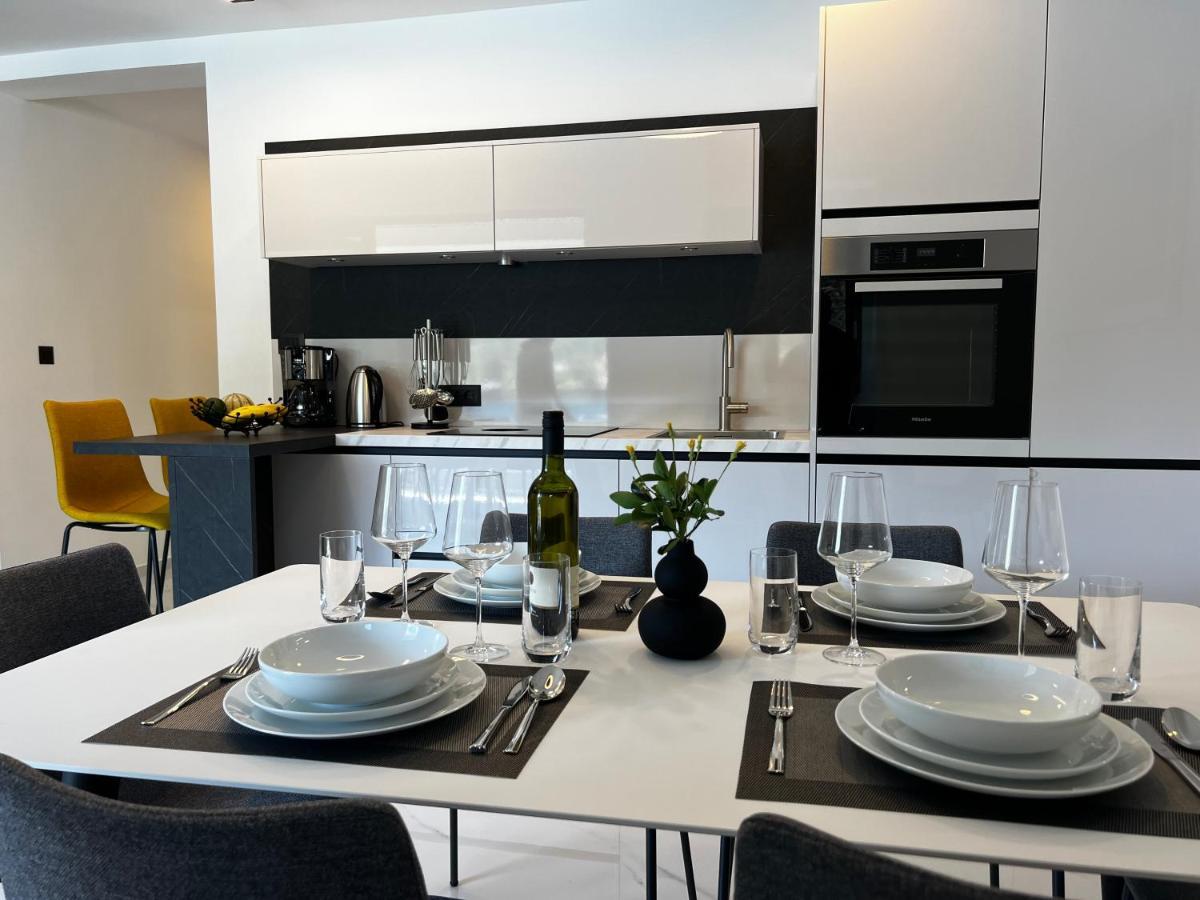 White Pearl Apartments - New Grebastica Exterior photo