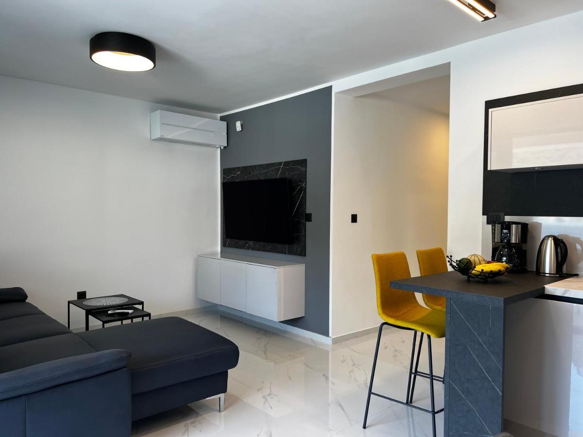 White Pearl Apartments - New Grebastica Exterior photo